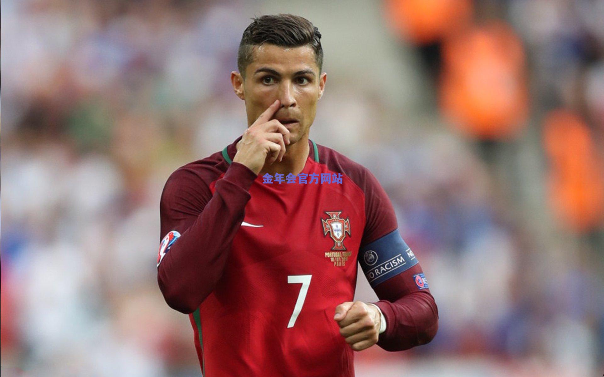 拉菲尼亚视野开阔送妙传，莱万接应马丁助攻锁定胜局