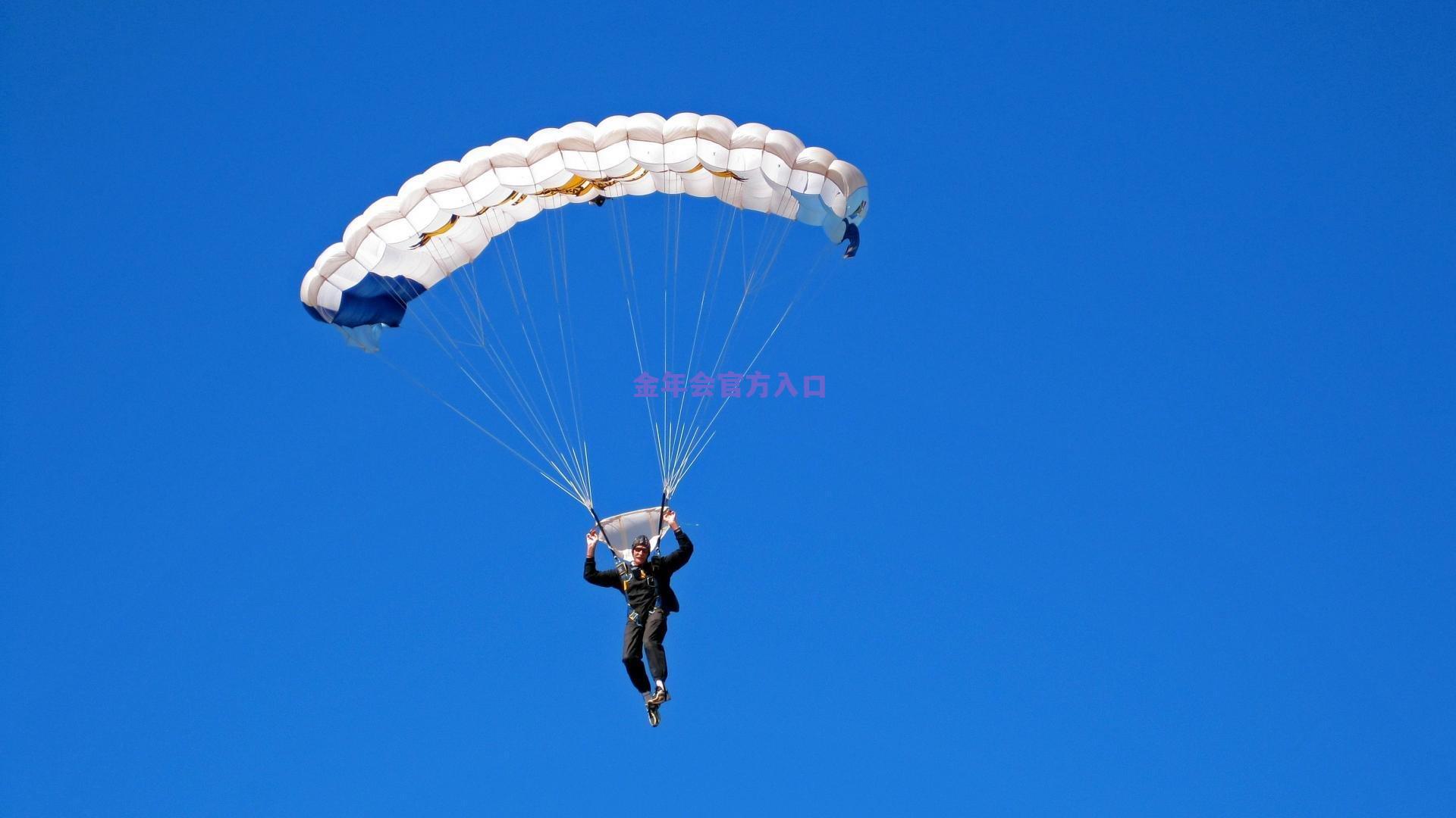 德天空，西蒙斯确认德甲揭幕战首发 切尔西转会可能性仍存